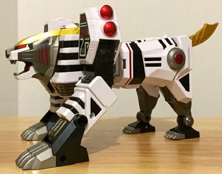 white_tigerzord_tigermode_side1