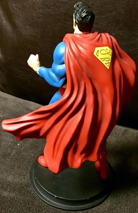 superman_icons_statue_02