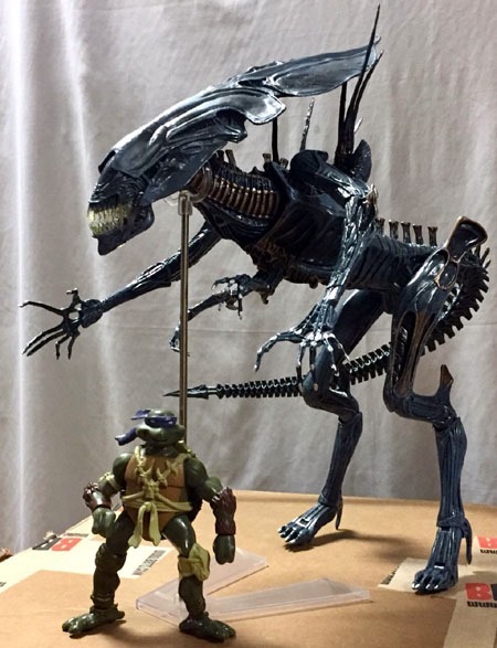 neca_aliens_alienqueen_standing_tall
